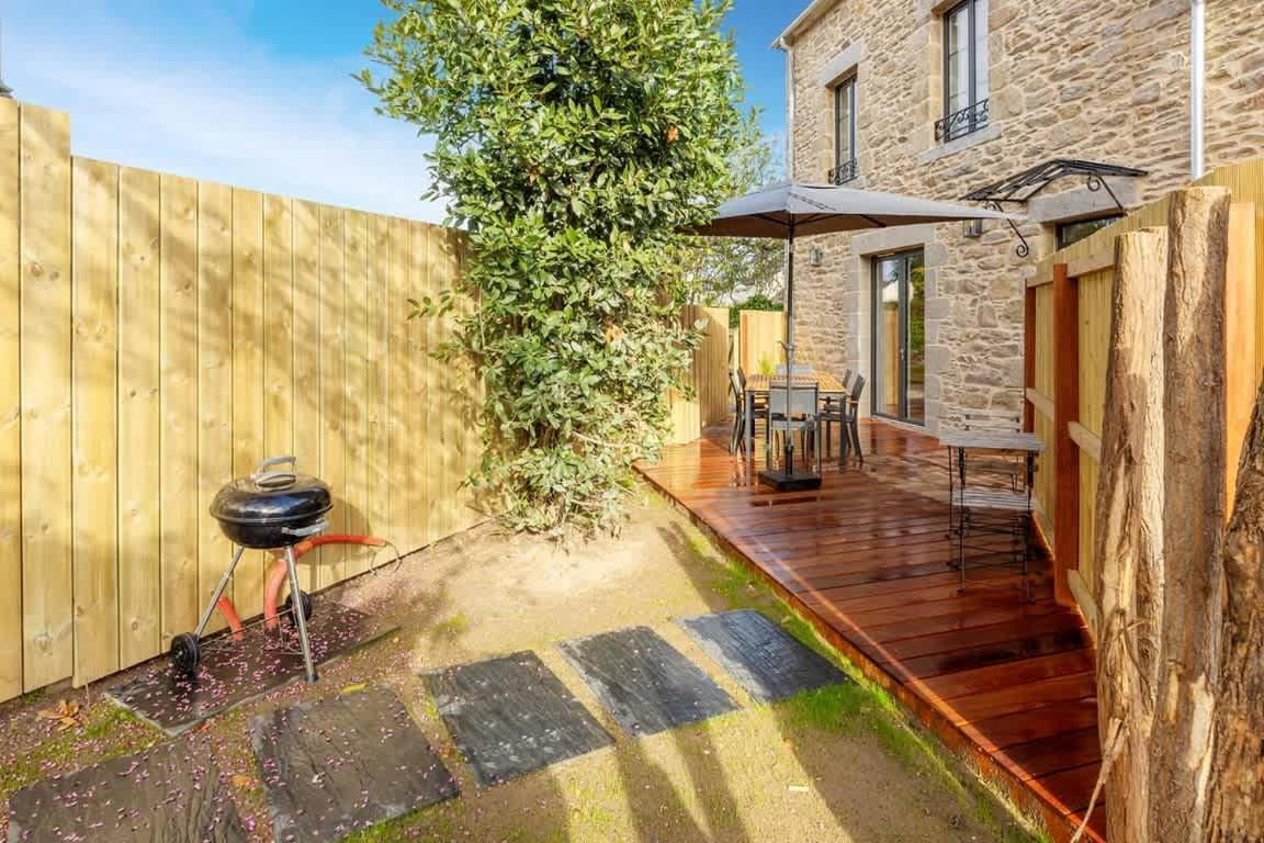 Le Rocher- Belle Maison De Charme -Jardin/Parking Cancale Exterior photo