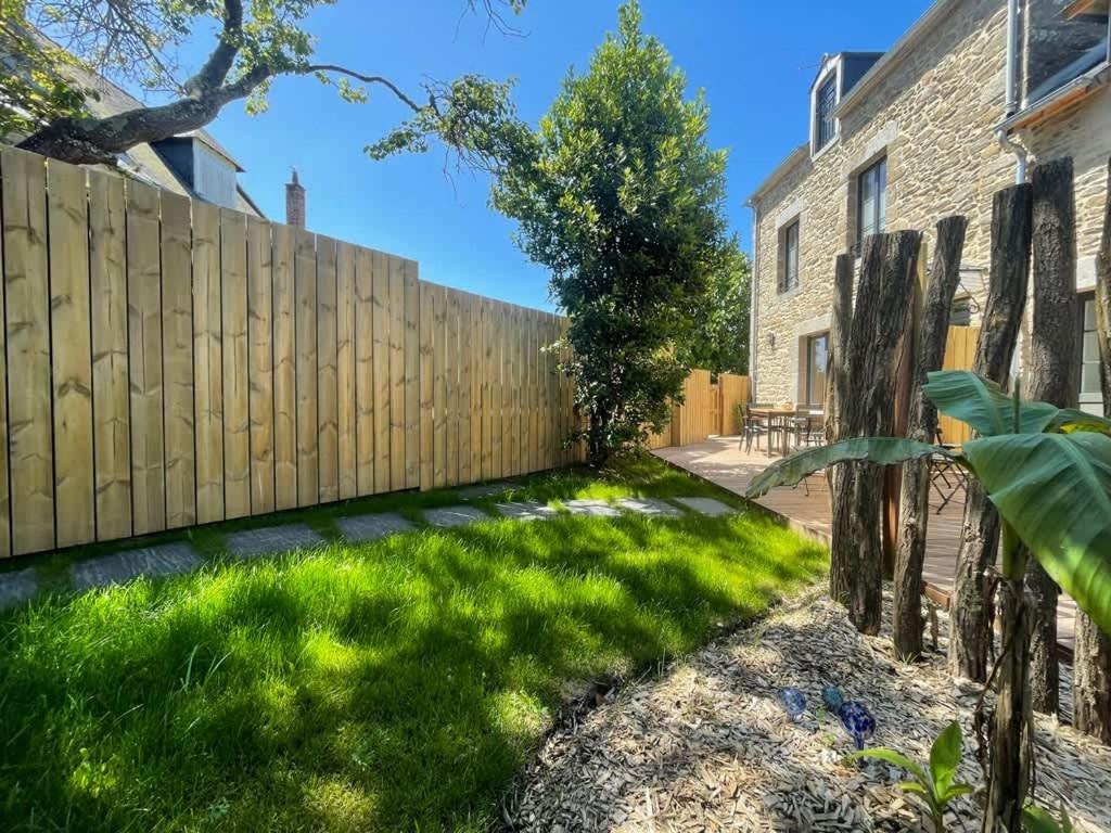 Le Rocher- Belle Maison De Charme -Jardin/Parking Cancale Exterior photo